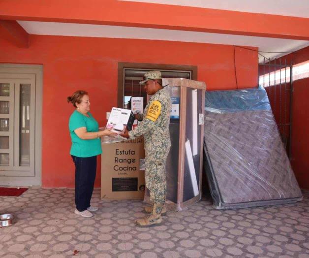 Entregan enseres domésticos, ahora en la colonia Ribereña
