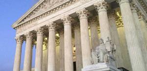 Corte Suprema de EEUU escucha caso de Ciudadanía por Nacimiento