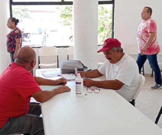 Maltratan a beneficiarios Maltratan a beneficiarios