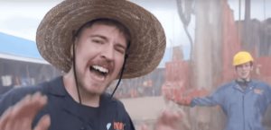 La vez que MrBeast construyó 100 pozos de agua potable en África