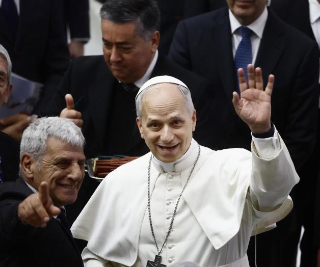 Papa León XIV afirma que la familia se basa en unión entre hombre y mujer