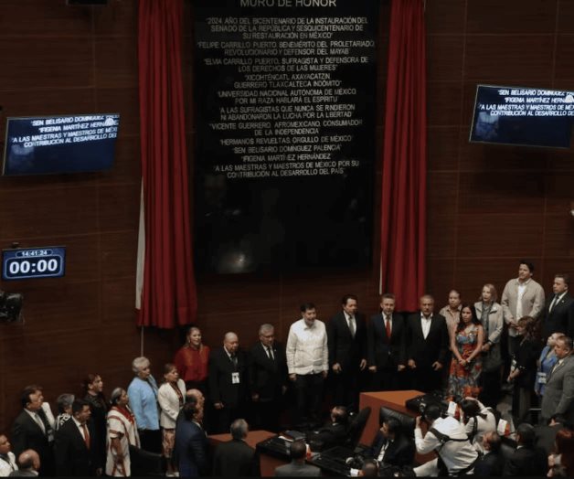 Reconocen a maestros en el Senado con inscripción en letras de oro Reconocen a maestros en el Senado con inscripción en letras de oro