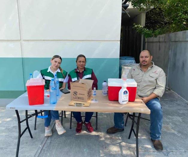 Vacunan contra la rabia en Anáhuac