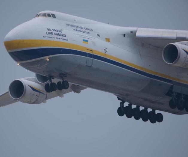 Aterriza en NL uno de los aviones más grandes del mundo Aterriza en NL uno de los aviones más grandes del mundo