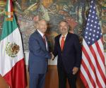 Se reúne canciller con nuevo embajador