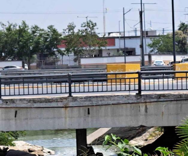Reinstalan barandal en puente vehicular de R&iacute;o Mante en Reynosa