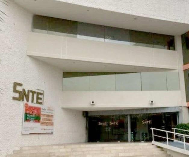 Acumula magisterio puestos electorales Acumula magisterio puestos electorales