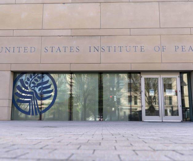 Jueza proh&iacute;be cerrar el Instituto de la Paz