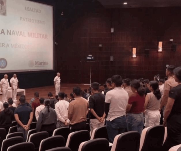 Se reencuentran cadetes del Cuauhtémoc con sus familias