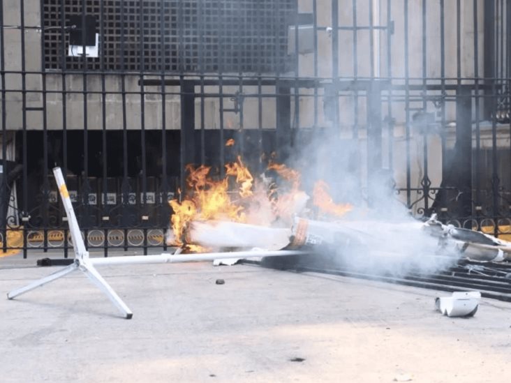 Protesta CNTE: Maestros radicalizan manifestación en Segob