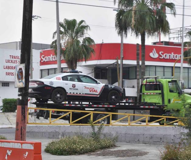 Levanta grúa una patrulla de Tránsito Reynosa Levanta grúa una patrulla de Tránsito Reynosa