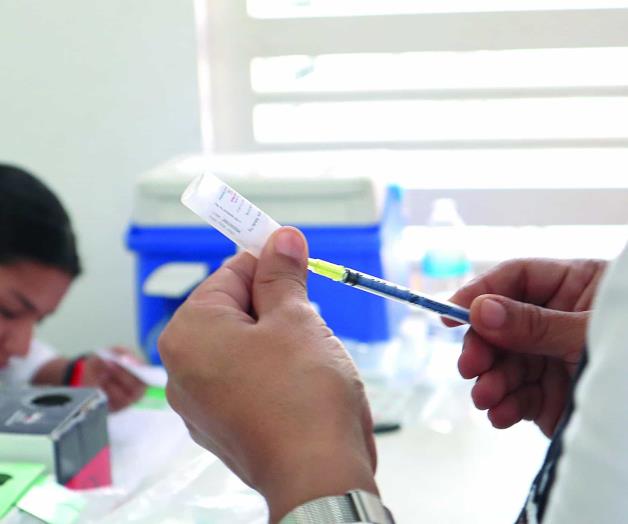Vacunan a menores contra Virus del Papiloma Humano en UMF 40 Reynosa