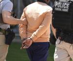 Agentes de ICE esperan en pasillos de corte migratoria mientras Trump busca los arrestos prometidos
