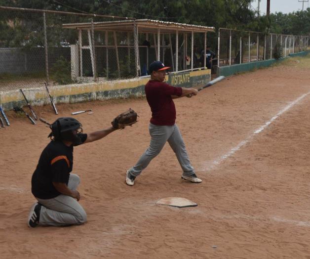 &acute;Blanquean&acute; Astros a Titanes de Purita