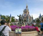 Decenas de trabajadores venezolanos de Disney son suspendidos tras perder estatus de protección
