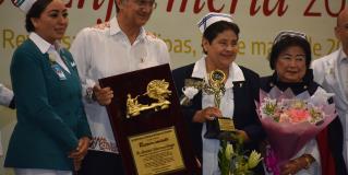 El Gobernador Américo Villarreal celebró aquí el Día Internacional de la Enfermería con festejo y reconocimiento a trabajadoras de salud de todo el estado.