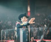 Confirma Julión Álvarez cancelación de su visa para él y sus músicos.