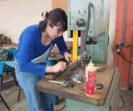 Ofrecen cursos para mejorar la economía