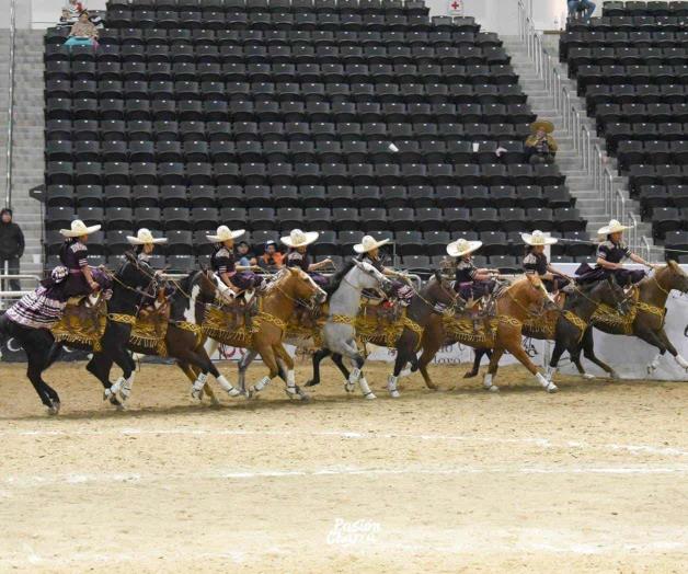 Domingo de escaramuzas en Lienzo Charro La Norteña Domingo de escaramuzas en Lienzo Charro La Norteña