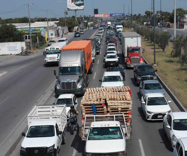 Caos vial en la Carretera Reynosa-Río Bravo Caos vial en la Carretera Reynosa-Río Bravo