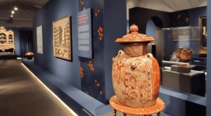 La intrigante obsesión femenina por el agua, convertida en arte