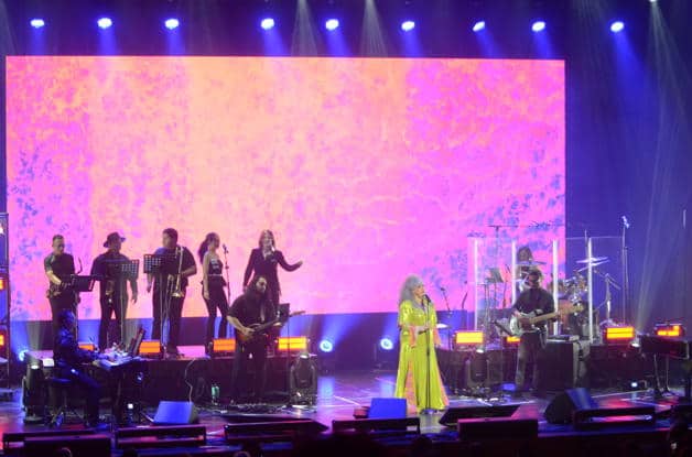 Amanda Miguel en el escenario