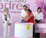 Cumplen Américo y María de Villarreal a familias de Jaumave