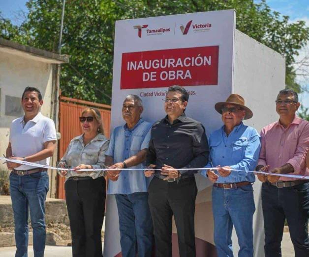 Inaugura Lalo Gattás calle de concreto Inaugura Lalo Gattás calle de concreto