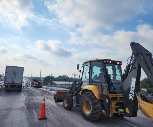 Recarpeteo en el puente cercano al Fraccionamiento Reynosa
