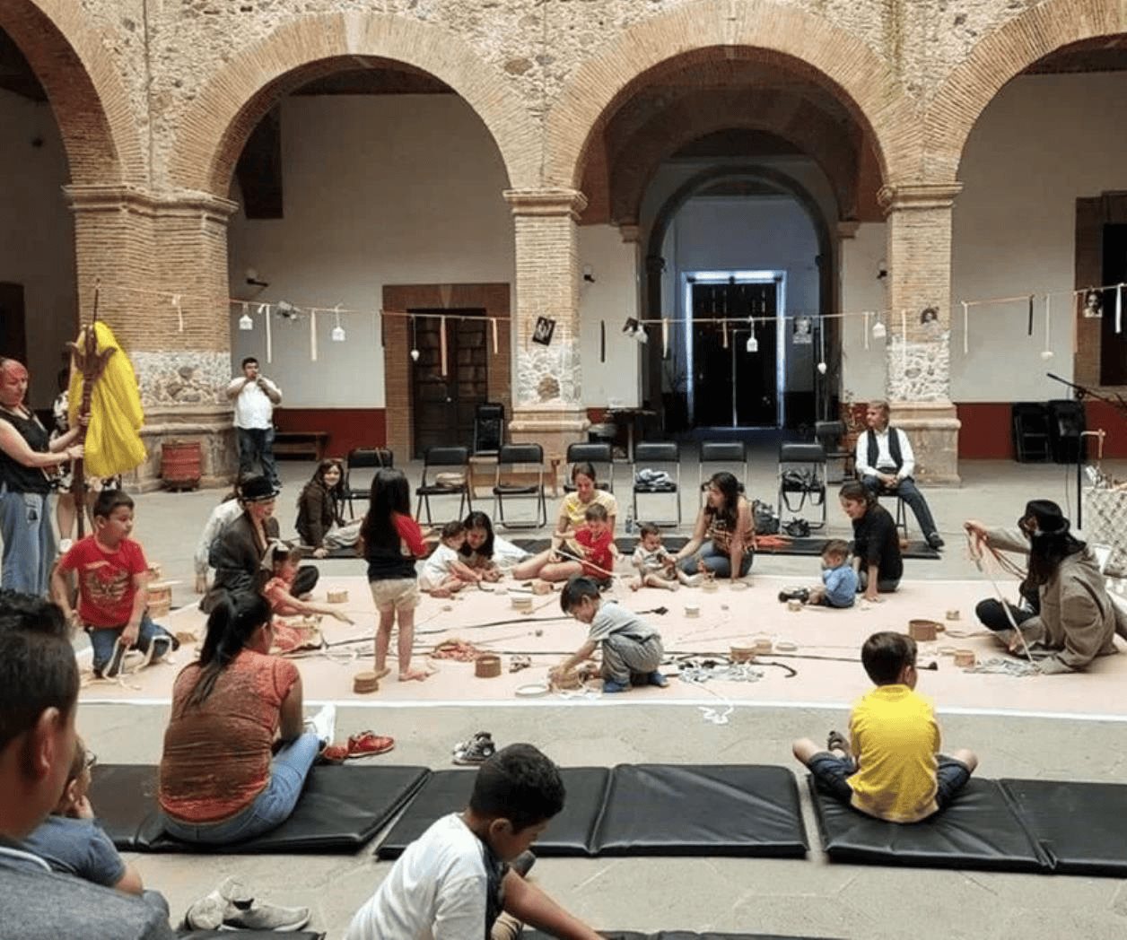Estimulan con teatro desarrollo emocional de bebés
