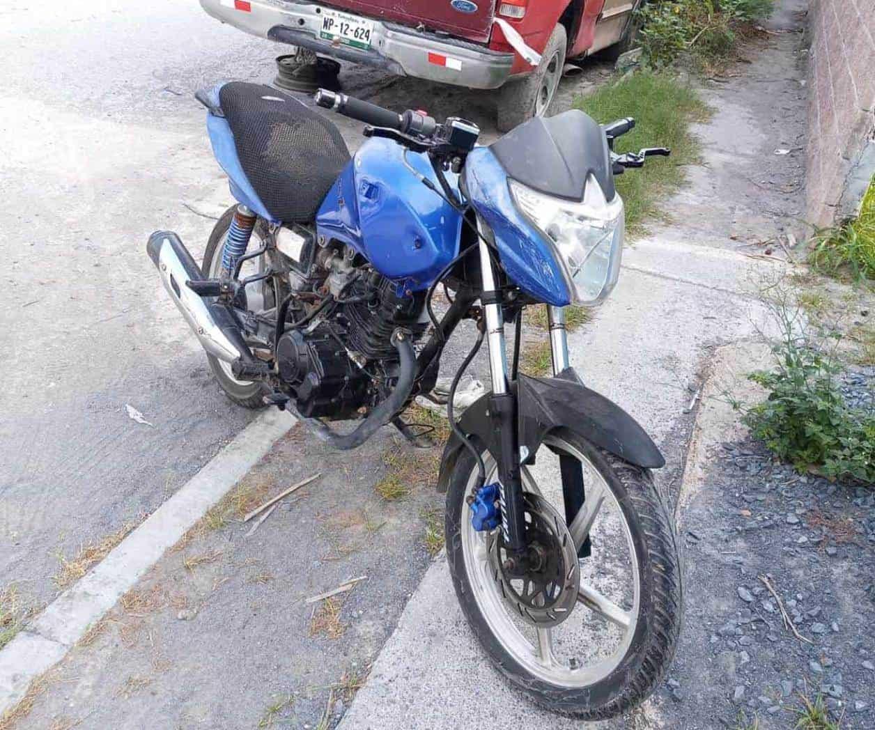 Roba moto y la regresa