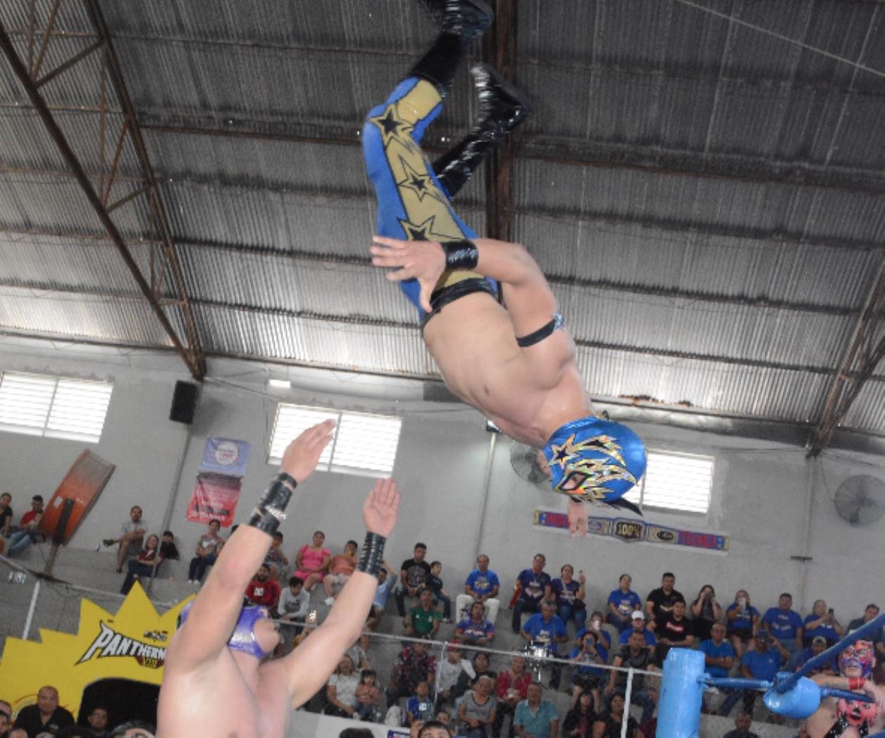 Rey Astral va en la lucha estelar