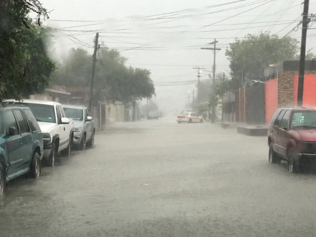 Tormenta provoca inundaciones y caos vial en Matamoros Tormenta provoca inundaciones y caos vial en Matamoros