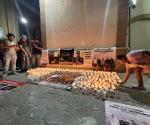 Familiares y amigos de los jóvenes artistas del grupo fugitivo, quienes se encuentran en calidad de desaparecidos, acudieron a las iglesias de nuestra señora de Guadalupe de la ciudad de Reynosa a colocar veladoras.