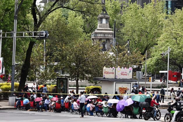 Docentes de la CNTE bloquean Paseo de la Reforma