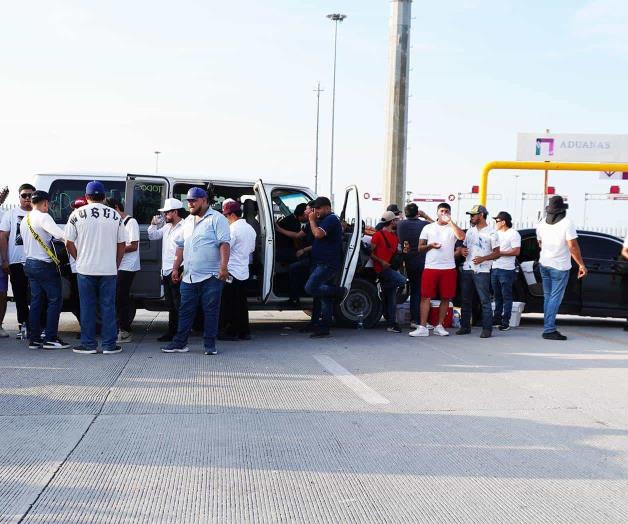 Presionan con bloqueo la búsqueda de músicos de Grupo Fugitivo en Reynosa Presionan con bloqueo la búsqueda de músicos de Grupo Fugitivo en Reynosa