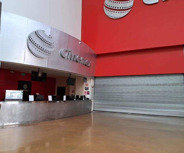 Permanece sin funcionar cine tras las inundaciones
