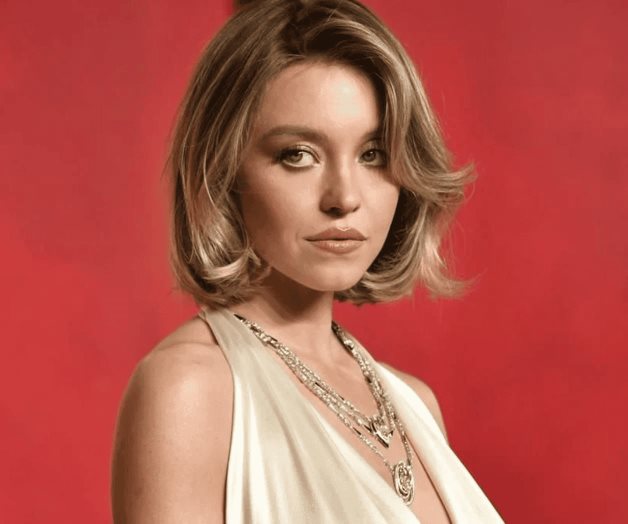 Lanza Sydney Sweeney jab&oacute;n hecho con su agua de ba&ntilde;o