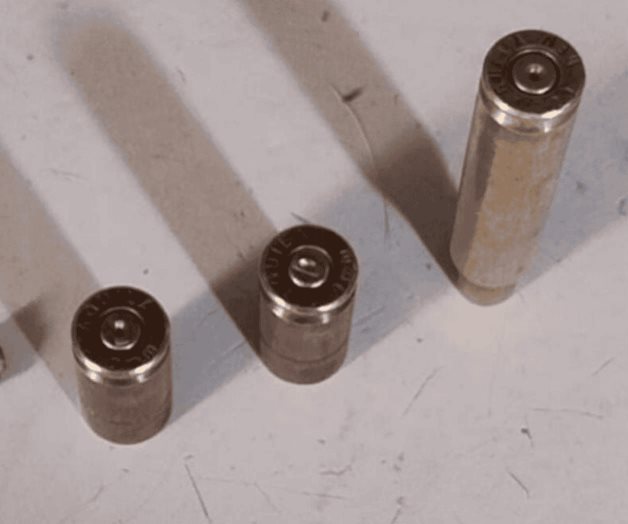 Balean tres viviendas y matan a dos personas en Culiac&aacute;n