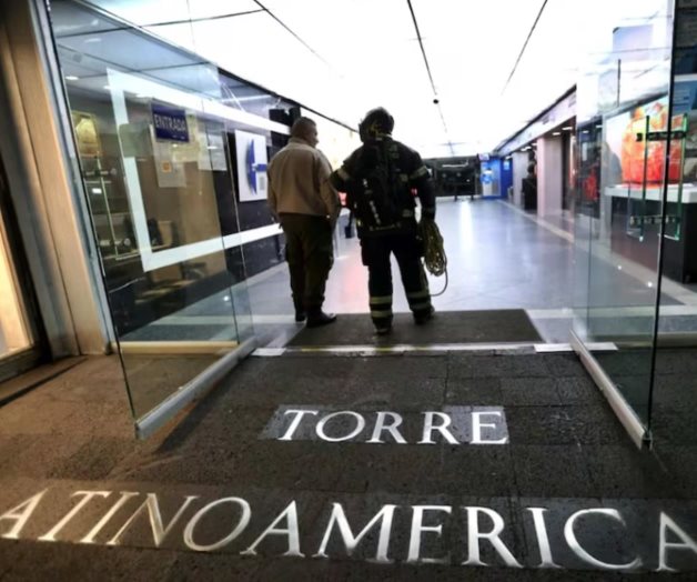 Doce personas rescatadas tras quedar atrapadas en elevador de la Torre Latinoamericana