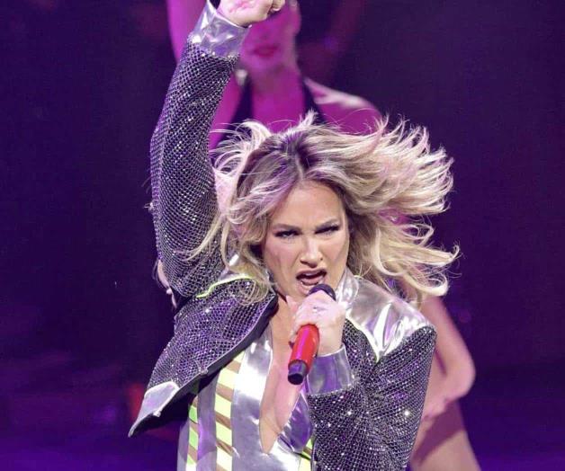 María José convierte  el desamor en fiesta