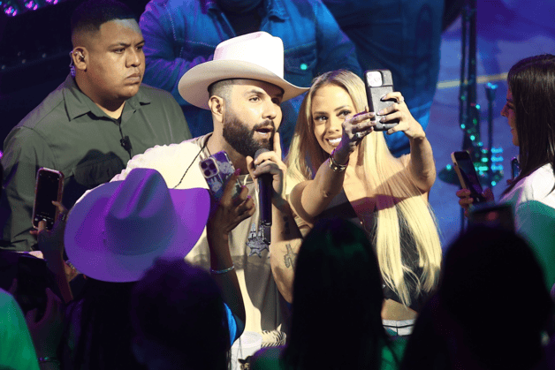 Carín hace rugir a Monterrey con su música en el Domo Care