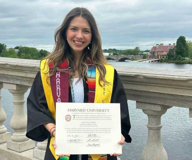 Anapaula Barba Flores se gradúa de Harvard Anapaula Barba Flores se gradúa de Harvard