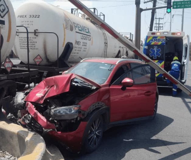 Intentó ganarle el paso al tren; mujer resulta lesionada Intentó ganarle el paso al tren; mujer resulta lesionada