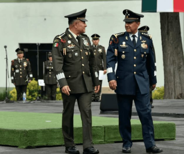 Román Cardona rinde protesta como comandante de la Fuerza Aérea Román Cardona rinde protesta como comandante de la Fuerza Aérea