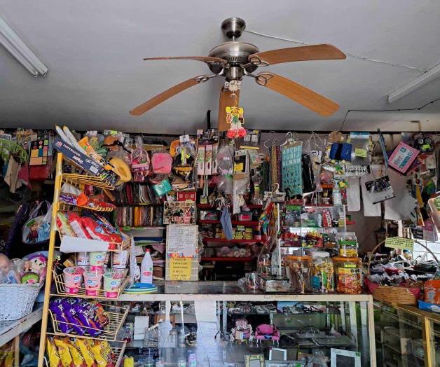 Cumple dos meses sin luz en su hogar