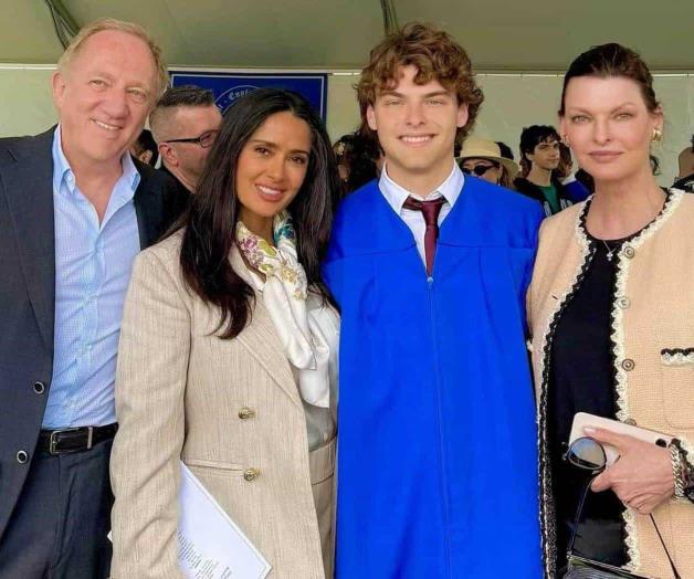 Celebra graduaci&oacute;n de su hijastro