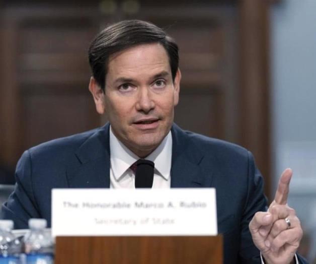 EU castiga convenios con médicos cubanos por trabajo forzado