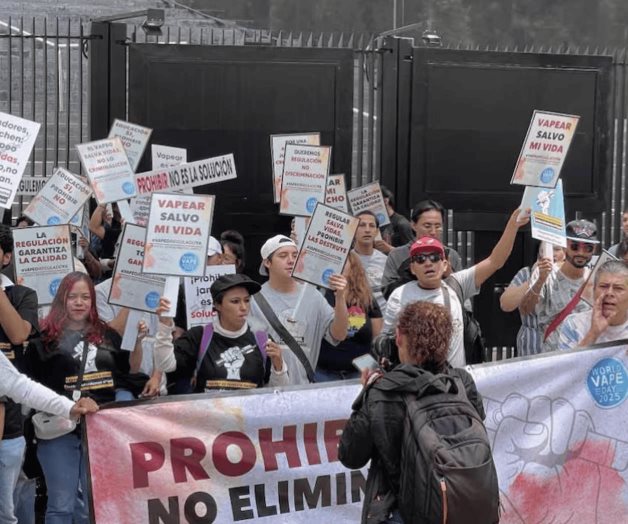 Protestan con mariachis contra prohibición de vapeadores Protestan con mariachis contra prohibición de vapeadores