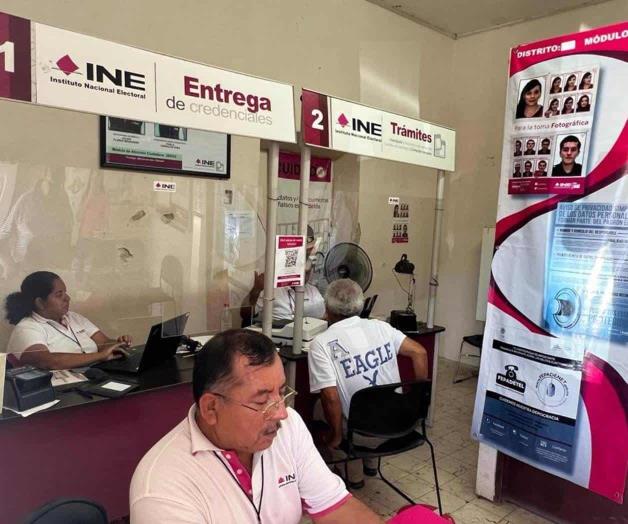 Reanuda INE los trámites de credenciales
